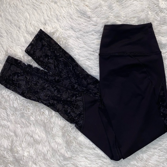 Victoria’s Secret Black Knockout High rise Leggings - Picture 5 of 7